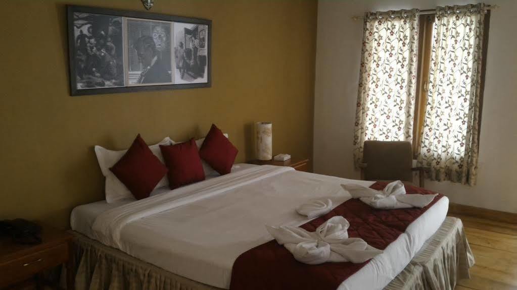 Sherlock Ooty Extérieur photo